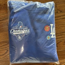 Dodgers x Murakami World Series Champion Sweatshirt Size M