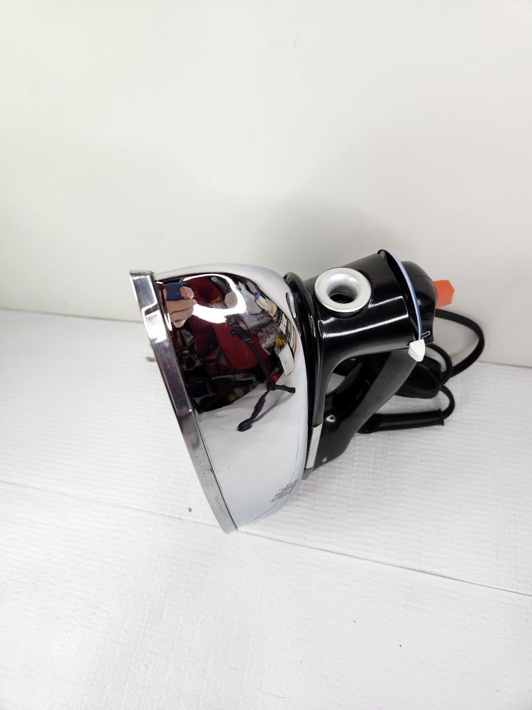 Black & Decker F67E The Classic Steam Dry Iron 1100 Watts▪Works Great!! Heavy Duty .