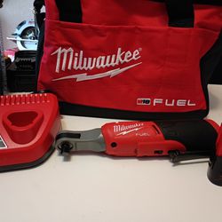 New Milwaukee M12 Ratchet Wrench Set 