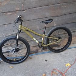 C0 0P 24 Inch Mountain bike