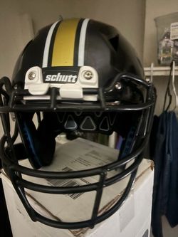 Schutt avengence youth football helmet