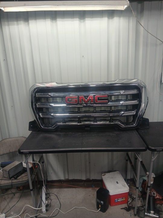 2019-2020 GMC Sierra 1500 Upper Grille OEM 00(contact info removed) ►s576
