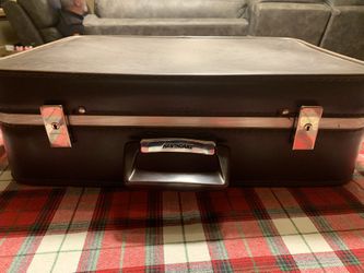 Hawthorne Vintage Hard shell Suit Case 21x 15 1/2” 
