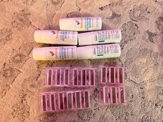 Roll-On Deodorant and Razor Blade Refills Bundle
