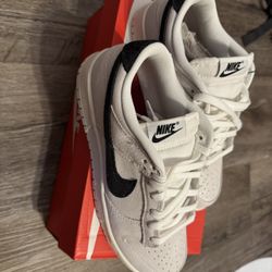Nike Dunk Low Women’s 9.5
