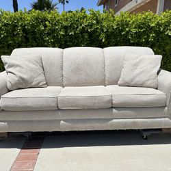 La-Z-Boy Queen Sized Sleeper Sofa
