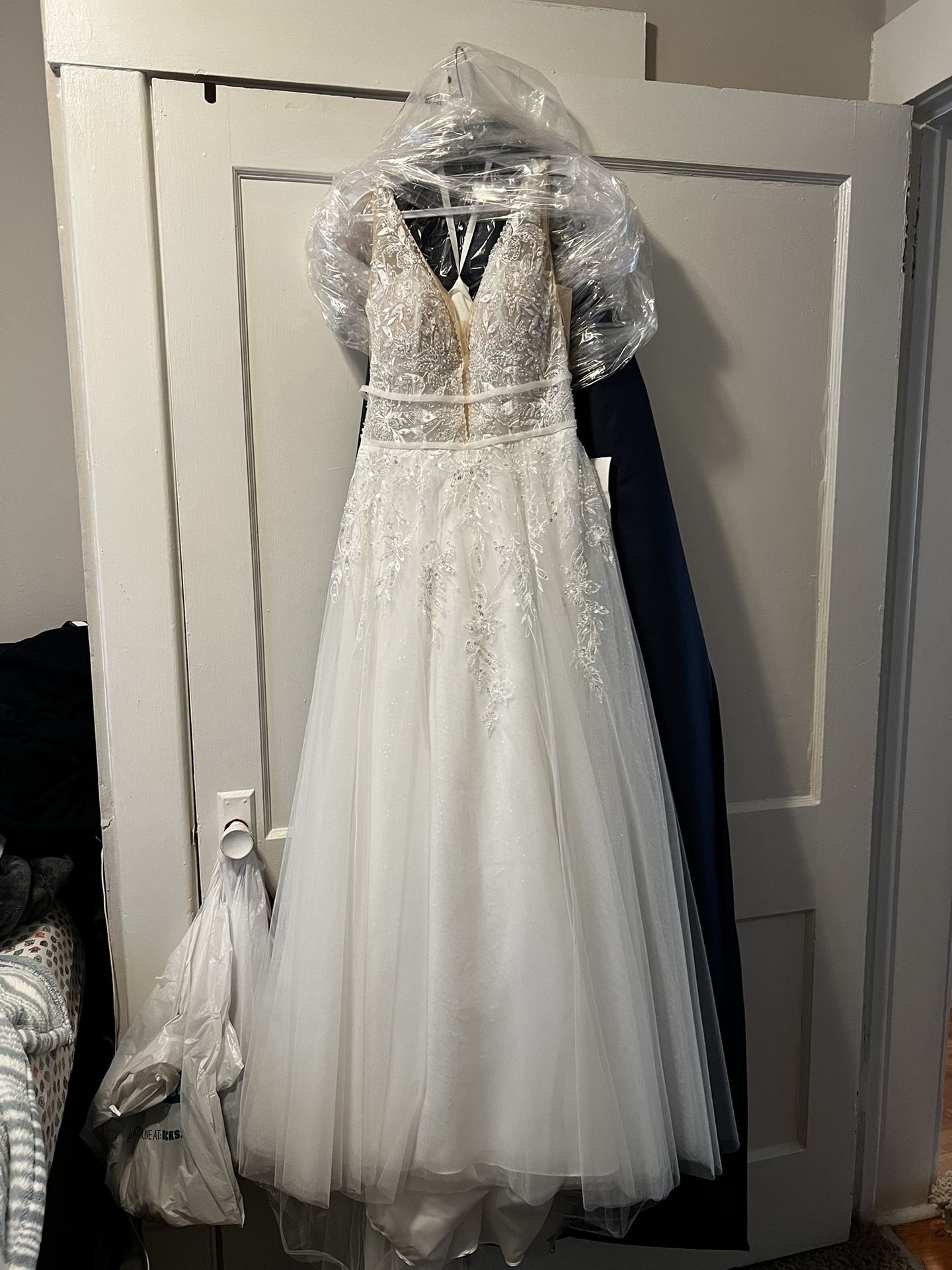 Morilee Wedding Dress: Brand New!!!!