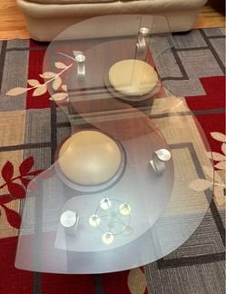 Coffee table with 2 stools