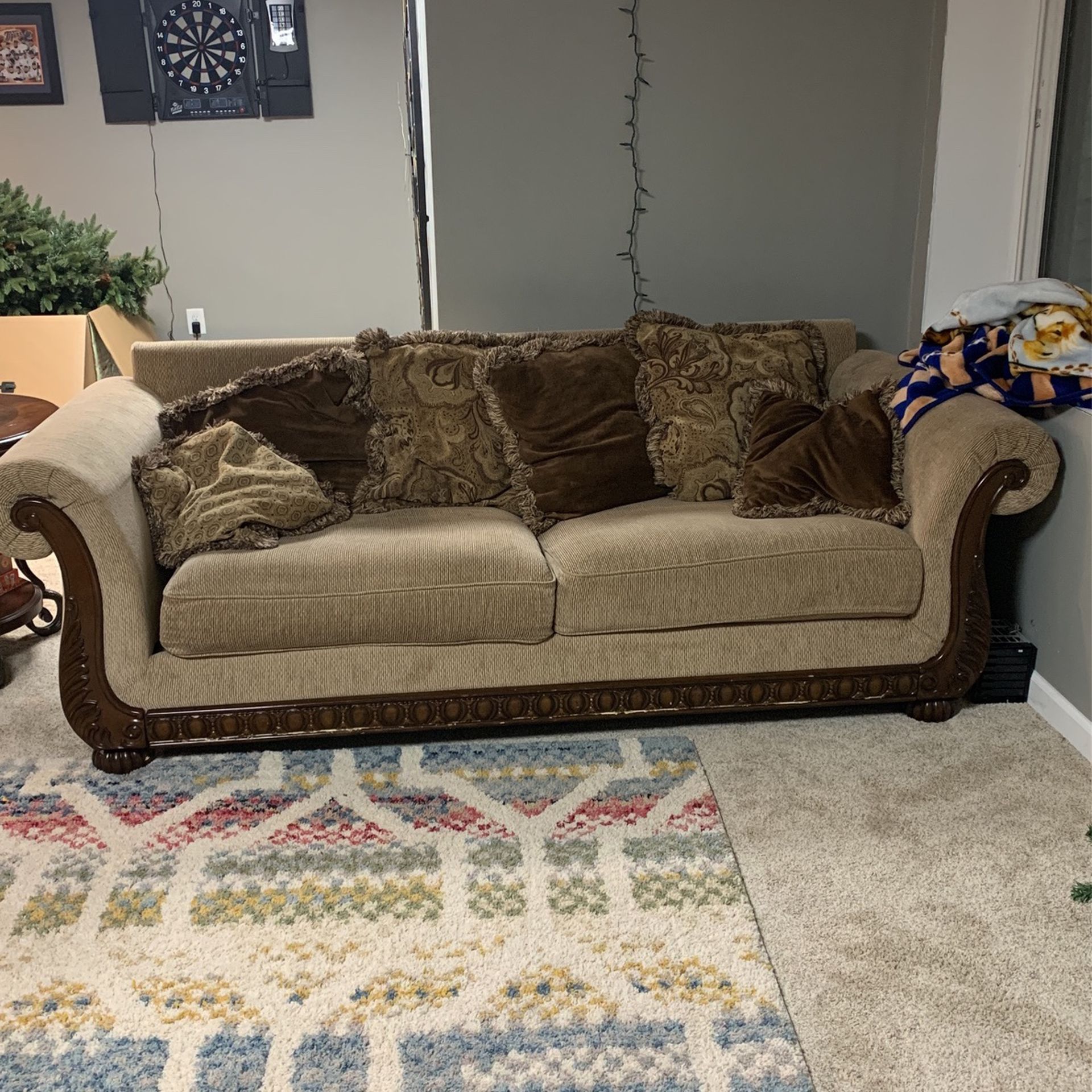 2 Couches And Middle Table And 2 End Tables