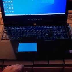 Alienwere R5 Laptop 17" 