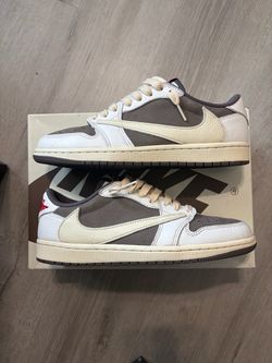 Travis Scott Jordan 1 size 8