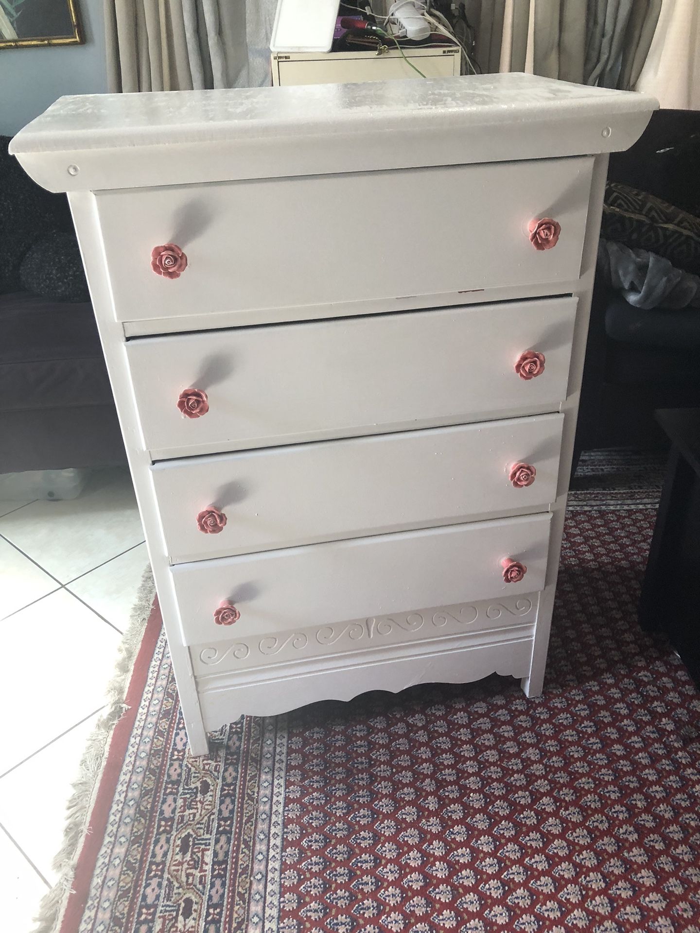 Vintage White Wood Dresser 4 Drawers.