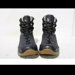 Used!! Vasque women winter boots size 8 (like new)... $90
