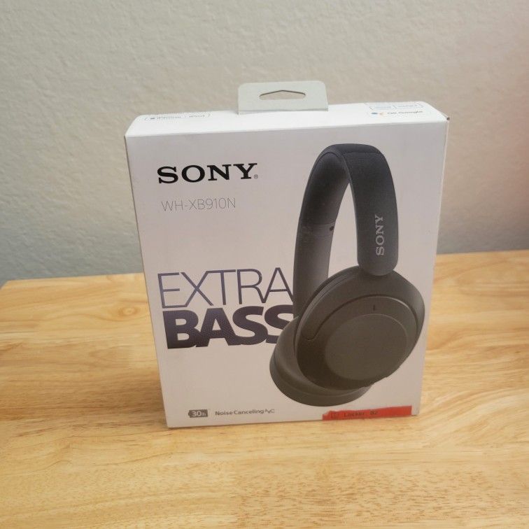 sony WH-XB910N noice canceling headphones