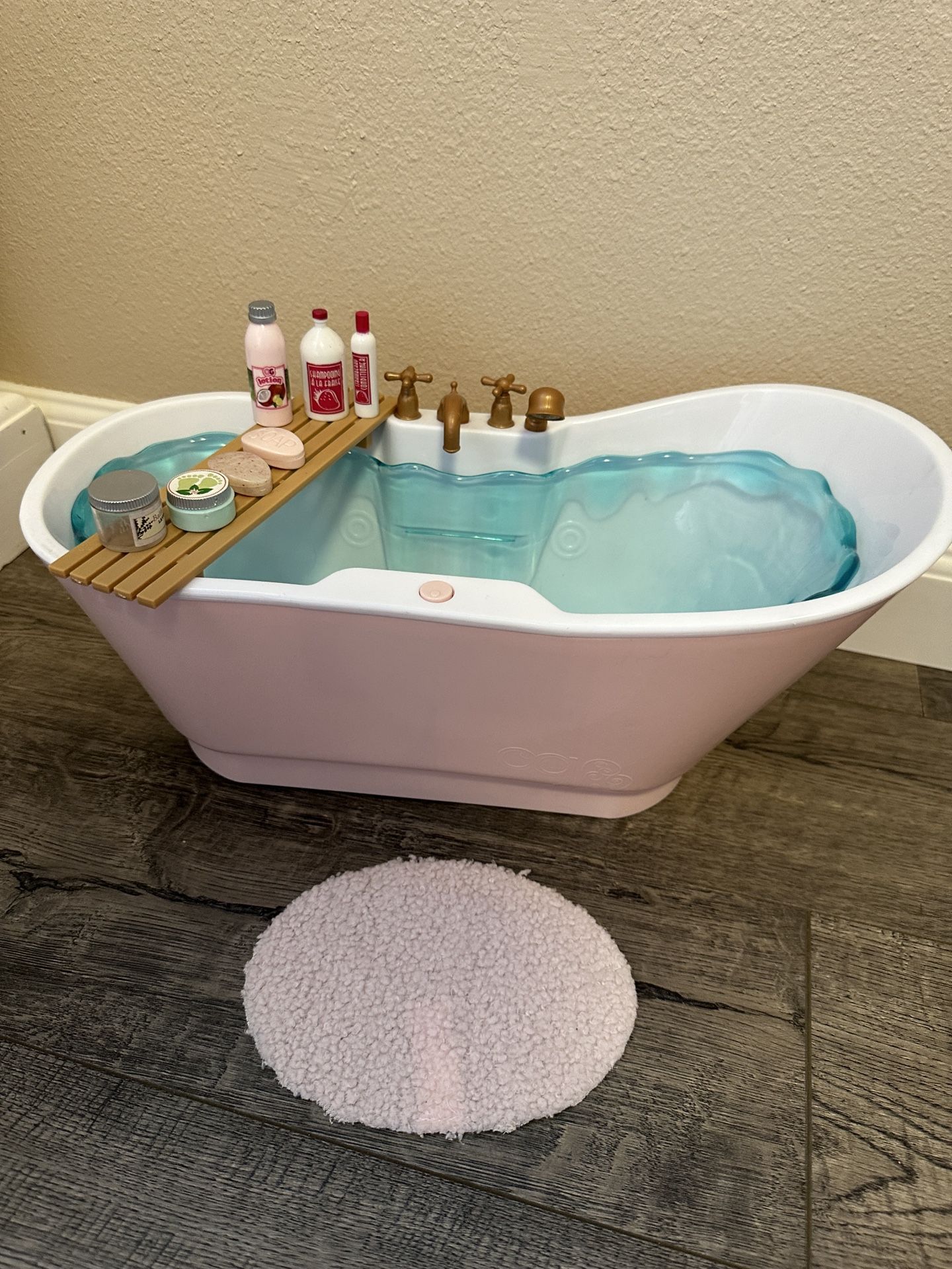 Our Generation, 18 Inch Doll Bathtub