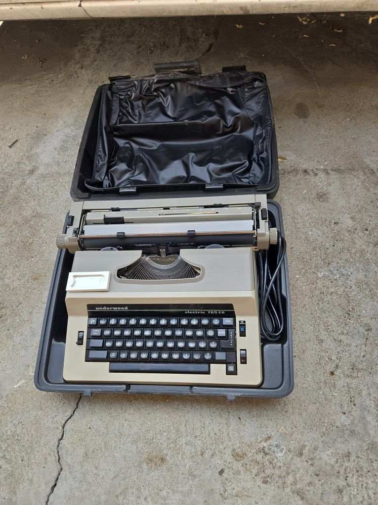 Maquina De Escribir Electrica