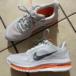 Sz 7 Nike Pegasus Premium 