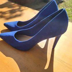 Beautiful Blue Pumps