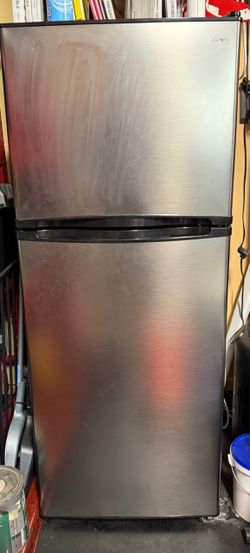 Refrigerator.    recent new