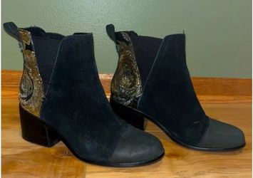 TOMS Leather and Suede Boots Size 5.5