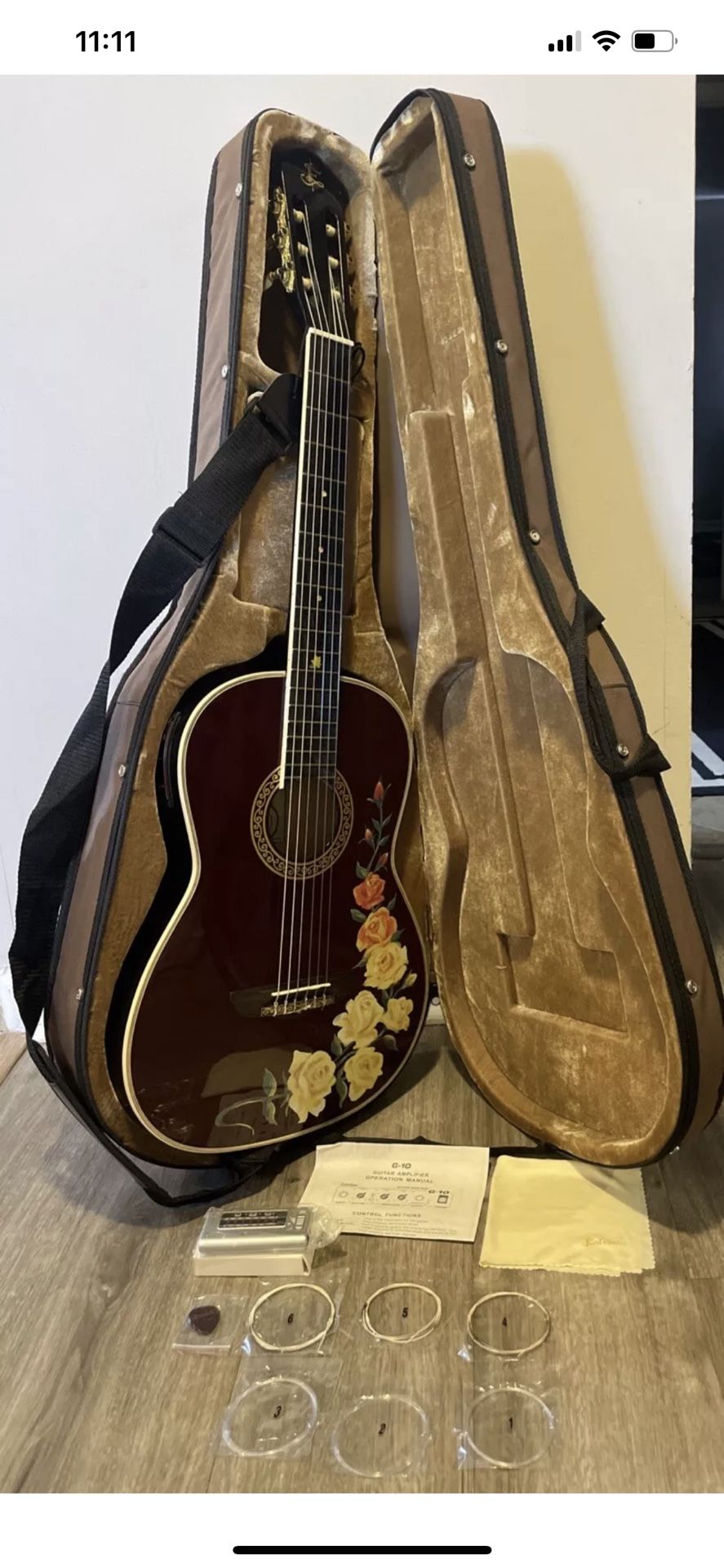 Esteban Spanish Rosas Classical Guitar Character Flowers W/ Case, Accessories