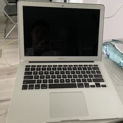 Apple MacBook Air - Mid 2017 - 13" - 250 GB