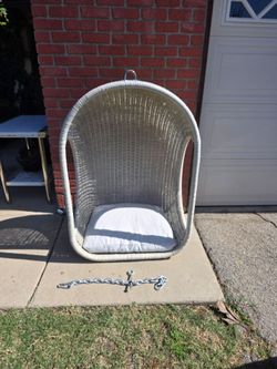 Wicker Hanging Egg Chair with Cushion and Chain basket