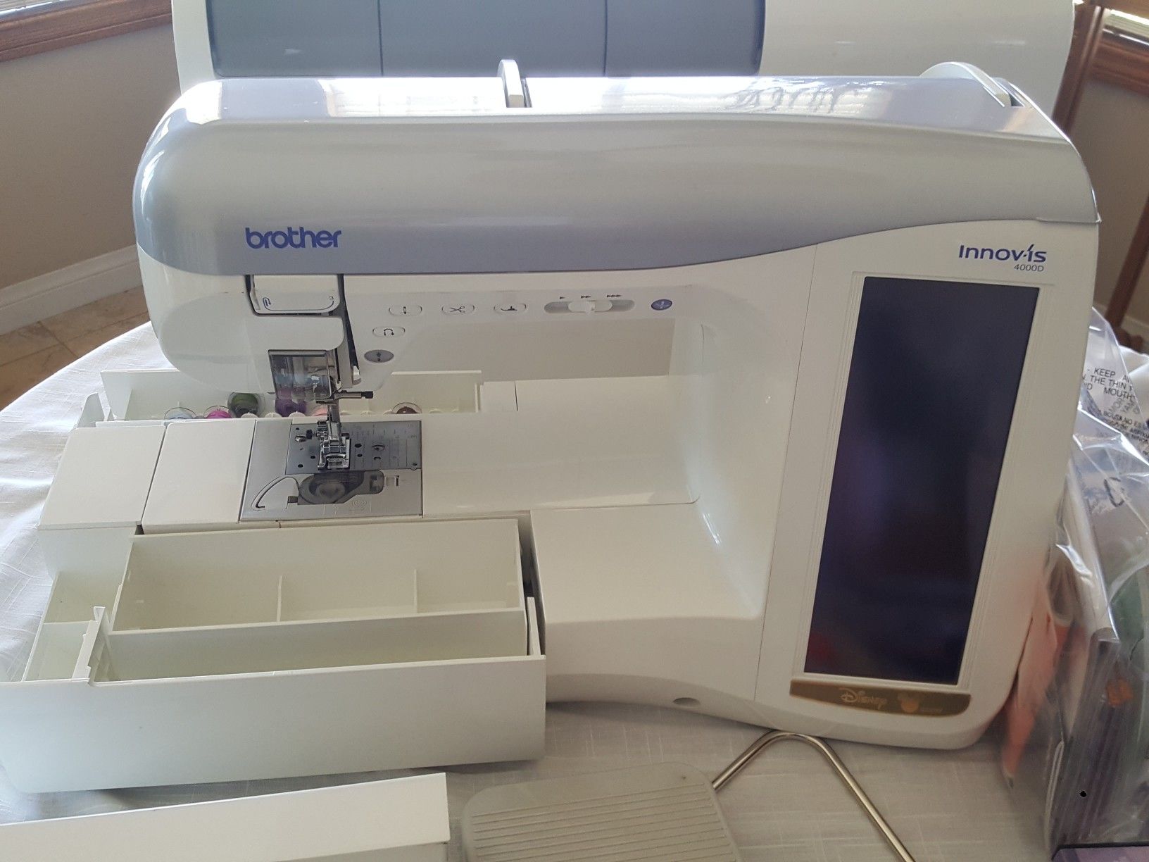 Brother 4000d embroidery sewing machine