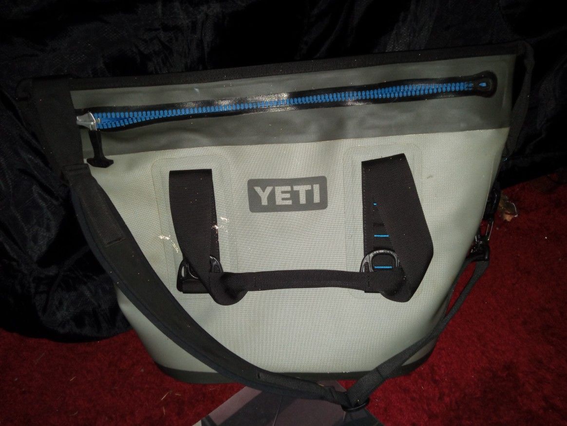 Yeti Hopper Two 20 Cooler for Sale in Portland, OR OfferUp