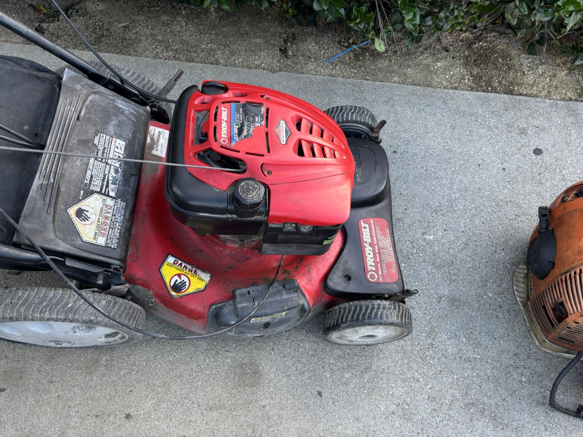 Troy Bilt Self Propelled 6.75 Hp 190cc. Exelente Working Condition Tested Before Buy It. 180$$ Cash
