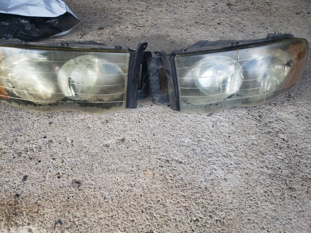 Headlights RAM