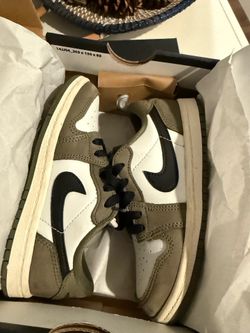 Jordan 1 Low Olive