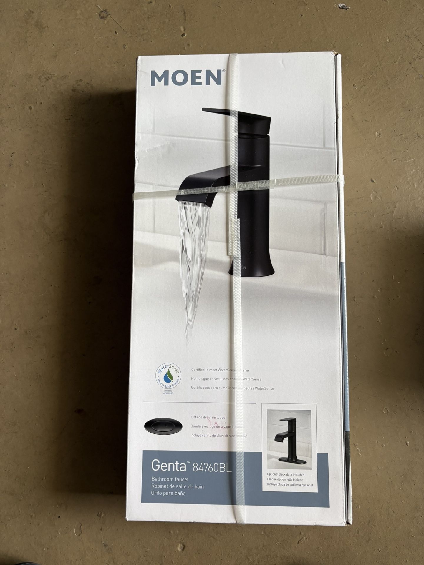 Bathroom sink faucet black
