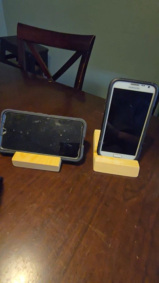 Wooden Cell Phone/iPad HOLDER/STAND