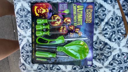 Pumpkin carving set