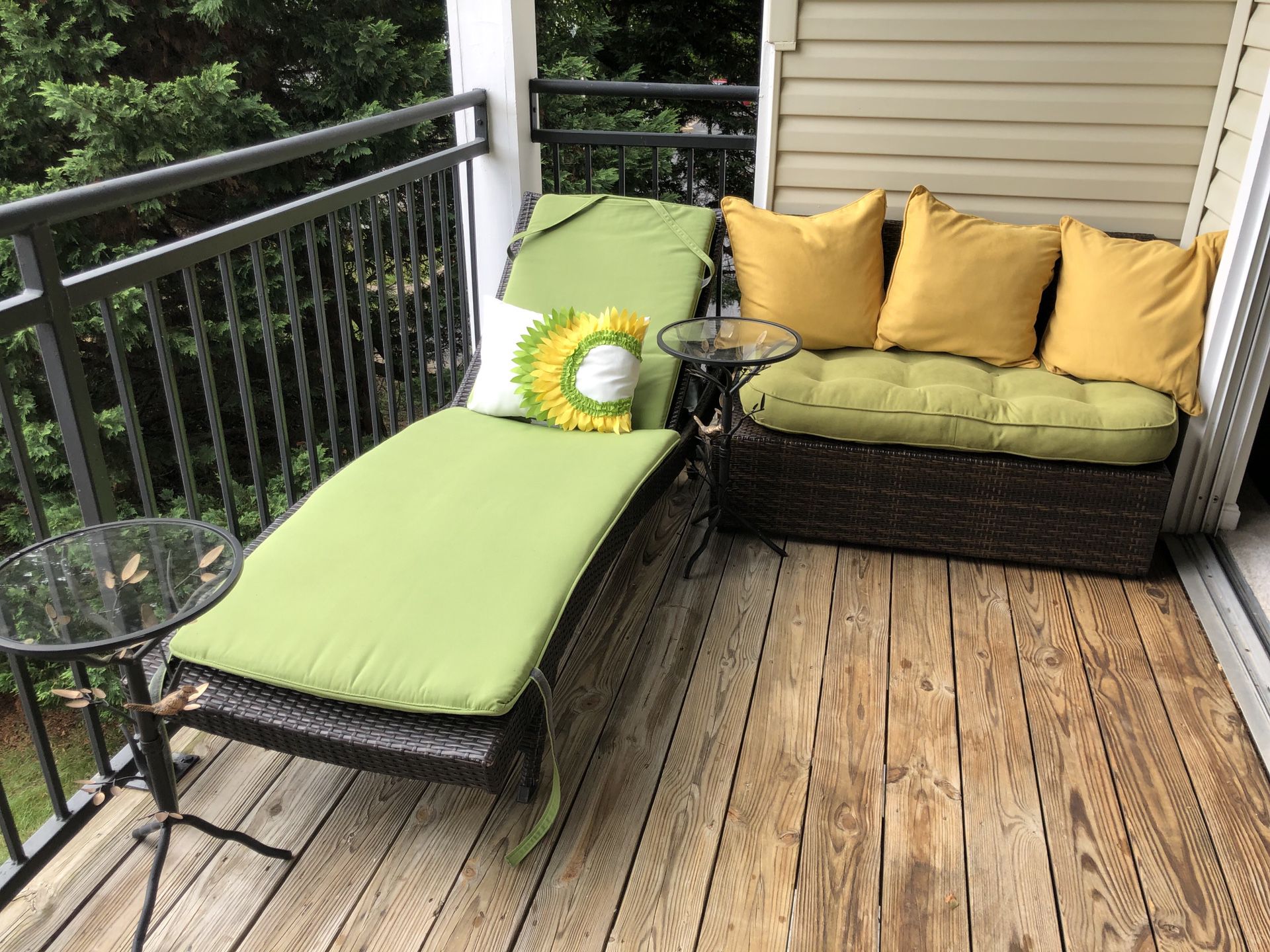 Lounge chair and bench- Pier 1-