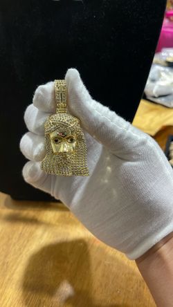 Jesus pendant