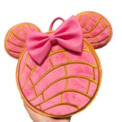 Loungefly DISNEY CONCHA SOLD OUT