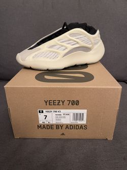 Ds Pair Of Yeezy 700 Azael Size 7