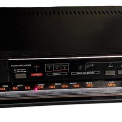 Beautiful Sansui T-500 AM/FM Stereo Tuner Standalone. They Made A Matching TA-500 Amp Or Receiver.
(Excellent / Mint): The unit is fully tested, all f