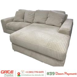 Lindyn Ivory Sectional 