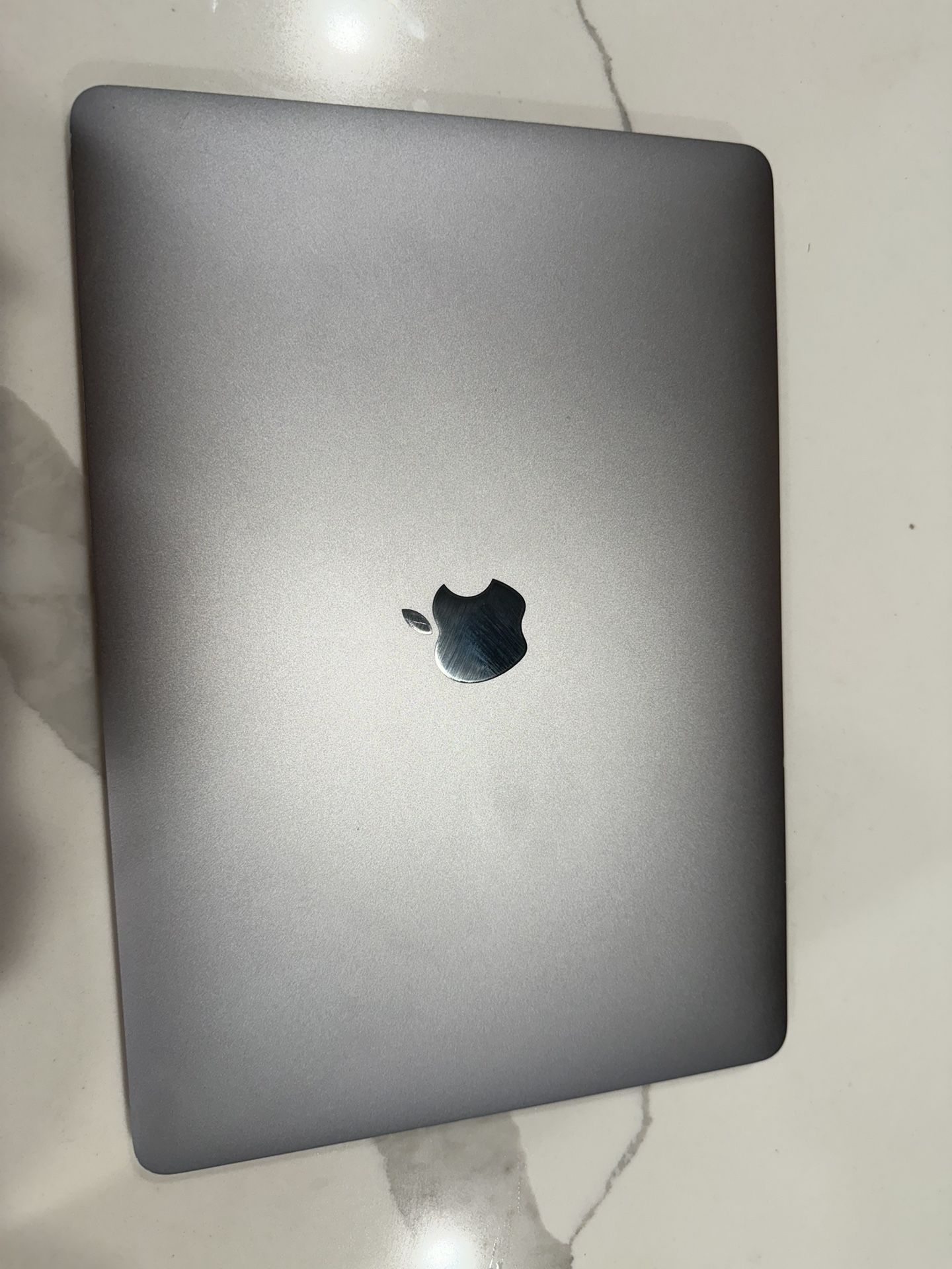 MacBook Pro i7 – 4 Cores – Classic Workhorse 💻
