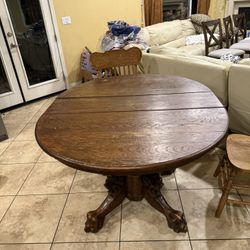 Antique  Victorian Carved Oak Lion Claw Foot Pedestal Dinning Table 