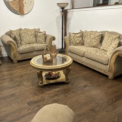 LIVING ROOM FURNITURE 