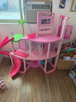 Barbie doll house