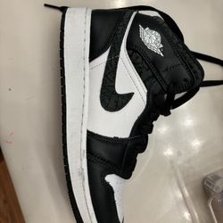 Air Jordan 1 Mid SE