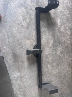 etrailer Class III 2” Trailer Hitch Receiver – Excellent Condition