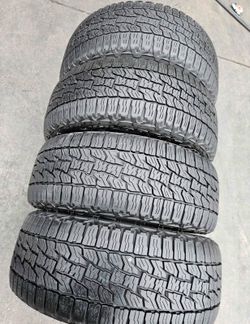 225 60 17 Falken I'm selling this set of tires with 80% life left on all 4