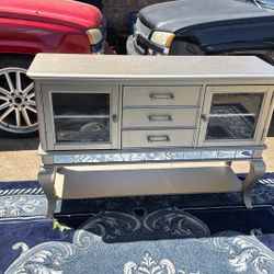 Dining table with buffet cabinet with 6 chairs