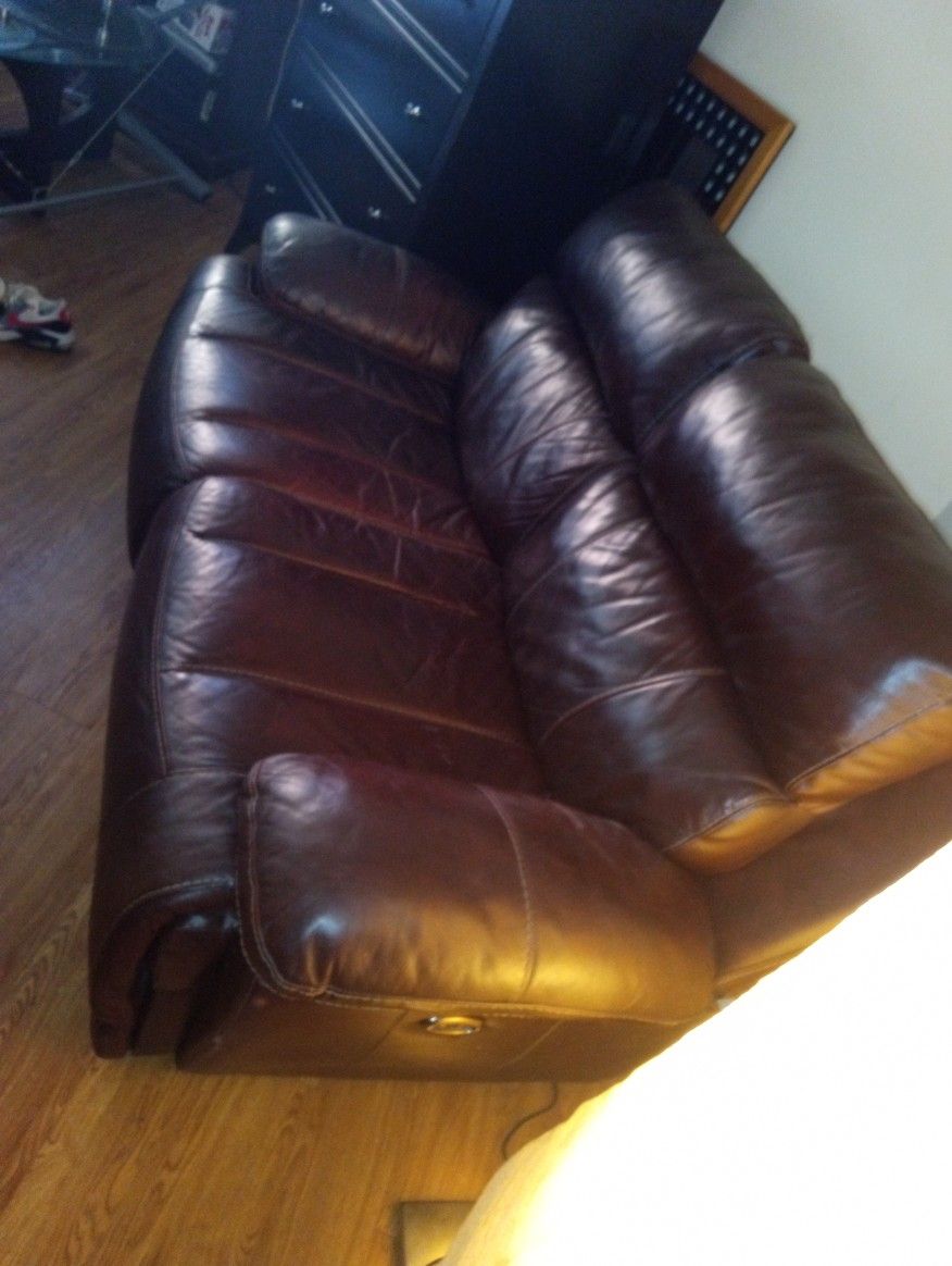 Dark Brown Leather Electric Loveseat Bone Charges On Both Sides Two Reclining Chairs Very Nice